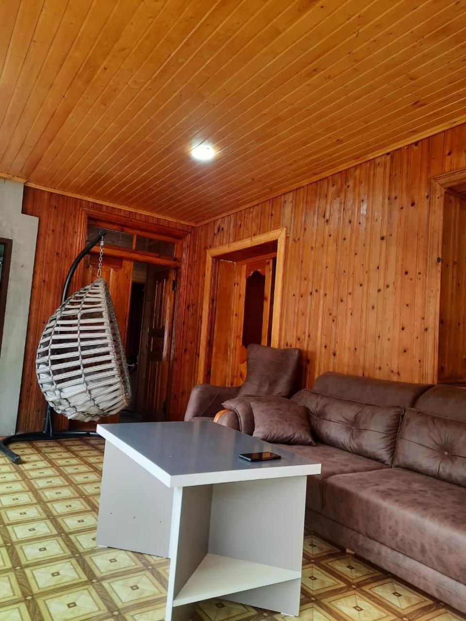 Guesthouse "Megi" Mestia Esterno foto